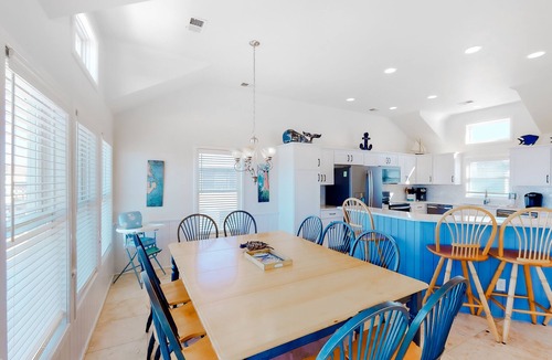 Ocean Hill House | 6BR Oceanside | Pool | Hot Tub | Balcony | Tennis