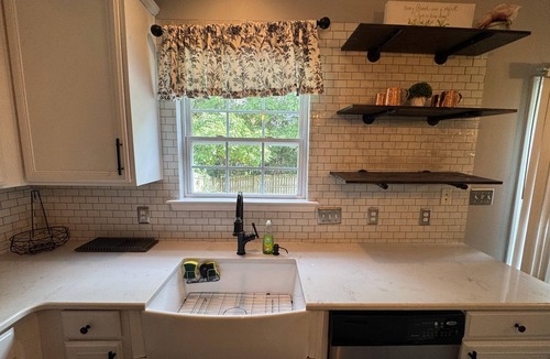 Charlotte House | 8-Beds Home Near Uptown, Stadiums, Concert Pavilion & UNCC