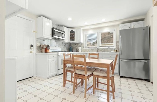 Black Rock Historic District House | A Courtland Escape - 3bedroom - Perfect for a Family Stay. Welcome