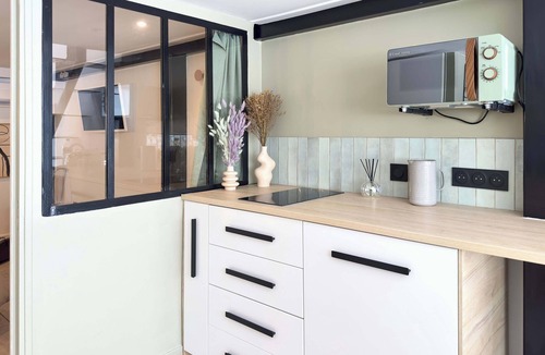 Hotel-de-Ville Apartment | A gem between Le Panier and the Old Port
