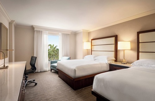 Park Shore Hotel | A Memorable Stay Awaits You Here! Outdoor Swimming Pool, Free Parking!
