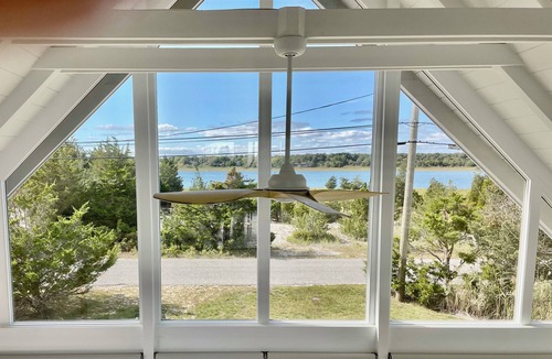 Springs Cottage | Adorable 3-bedroom cottage on magical Gerard Drive in East Hampton