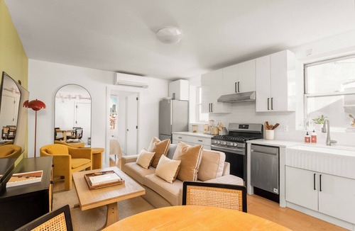 Williamsburg Apartment | Airy Sunlit 3BR w/AC - East Williamsburg | Near Newtown Creek Nature Walk