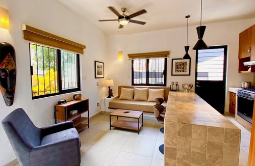 San Antonio Tlayacapan House | Ajijic Modern 1 Bed Guesthouse-Patio-BBQ-Bikes-Gym-Pickleball Court-Golf Cart