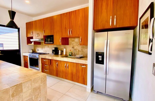 San Antonio Tlayacapan House | Ajijic 1 Bed Guesthouse-Great Location-Patio-Bikes-Pickleball Court-Golf Cart