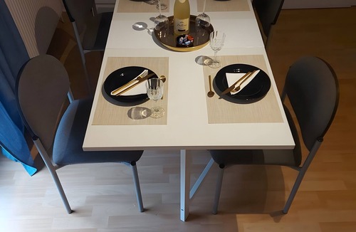 Villach Apartment | Apartment 'Golden Base' with Mountain View, Wi-Fi, and Air Conditioning