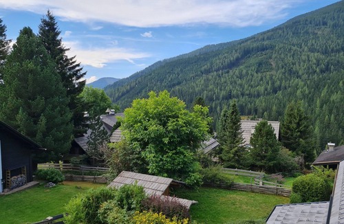 Bad Kleinkirchheim Ski Chalet | Apartment With Mountain Views