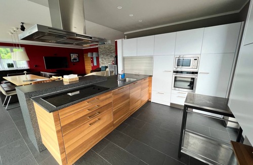 Bodensdorf Apartment | Appartement mit herrlichem Berg- und Seeblick by Interhome