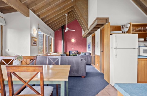 Thredbo House | Banjo 1 Townhouse - Two bedroom & loft townhouse with wrap around views