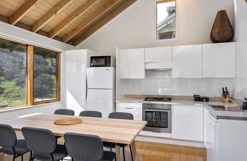 Thredbo House | Banjo 7 - 1 bedroom + Bunk Room and loft townhouse with amazing mountain views
