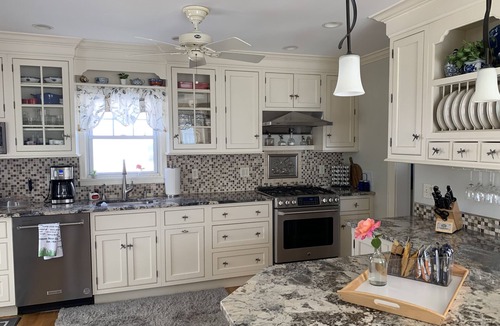 Cove - East Side - Shippan House | BEACH HOUSE 1 MINUTE WALK TO WEST BEACH, 40 MIN To Manhattan
