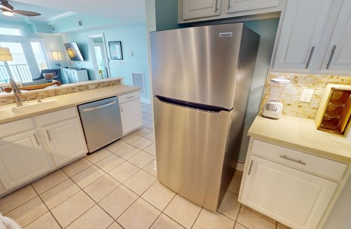 Tybee Island Condo | Beachfront condo w. stunning views + resort amenities.