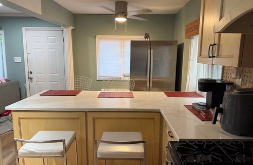 Elmont Apartment | Beautiful 3-bed, 2-floor apartment in Elmont. LIRR, NYC, UBS