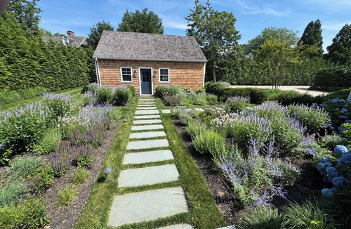 Bridgehampton House | Beautiful 3-bedroom house. Walk to town in quaint Bridgehampton!