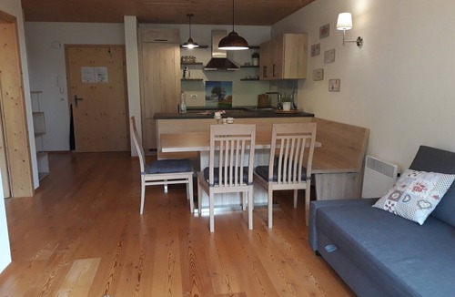 Untertschern Apartment | Beautiful apartment with balcony