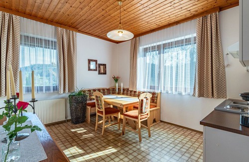 Agsdorf Apartment | Beautiful apartment for 4 people with WIFI, TV, patio and pets allowed