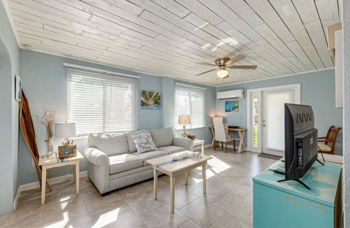 Melbourne Beach Apartment | Beautiful downtown Melbourne Beach renovated apartment one block from the beach!