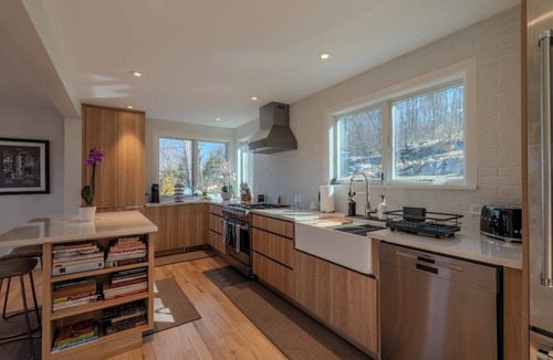 Lake Carmel House | Beautiful Escape! Hudson Valley House. 90min from NYC & 30min from Beacon.