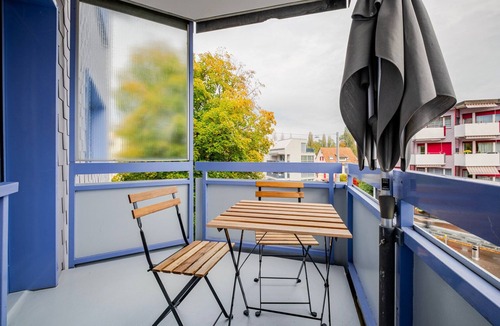Dietikon District Apartment | Blueground | Dietikon, balcony, nr Lindenplatz