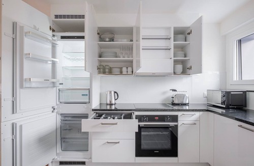 Dietikon District Apartment | Blueground | Dietikon, view, nr Uetliberg