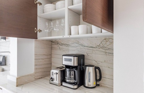 Sutton Place Apartment | Blueground | Sutton Place, fitness center, nr UN