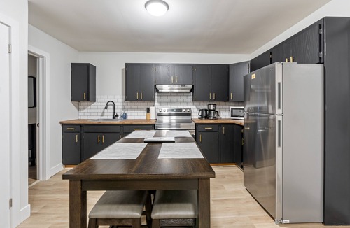 Exeter Apartment | Bo's Bnbs Unit 2 Downtown Exeter