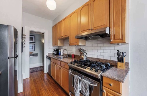 Cherry Condo | Boutique 2BR Condo in Myers Park with Balcony & Free Parking near Atrium CMC