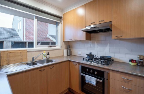 Hampton Apartment | Bright 2B Hampton Coastal Getaway Steps From Beach