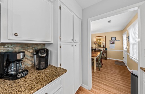 Tarpon Pond Cottage | Bright Cottage! Bike to Beaches! Sleeps 8! Amenity access included! 2 dogs allowed