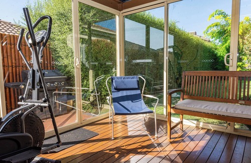 Craigieburn House | Brightside Spacious Family Home with Theatre Room Near Melbourne Airport