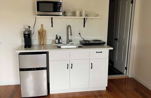 Bedford-Stuyvesant Apartment | Brooklyn shoebox studio apartment!