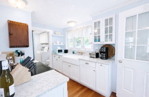 Brimfield House | Bungalow 19 by the Little Alum Lake in Brimfield