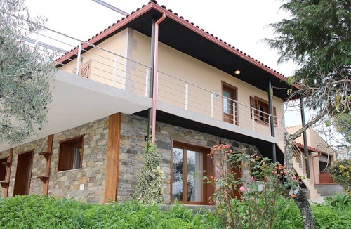 Macedo de Cavaleiros House | Casa das Argolas - Complete House Nature is the fuel for the Soul.