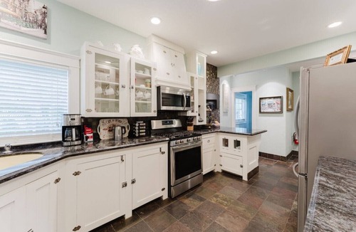 Grandview Heights House | Charleston House | Heated Pool and Screened Porch