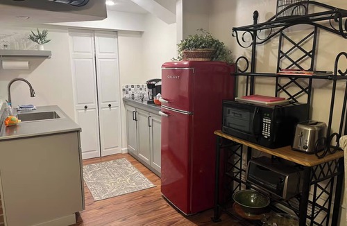 Groton Apartment | Charming 1-bedroom Studio apt near Mystic with Water view of Thames