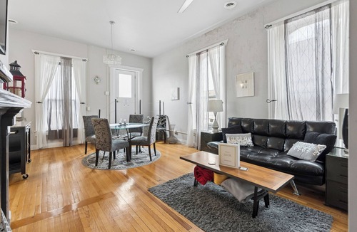 Newton Apartment | Charming 2-bedroom apartment in Newton on square above coffee shop!