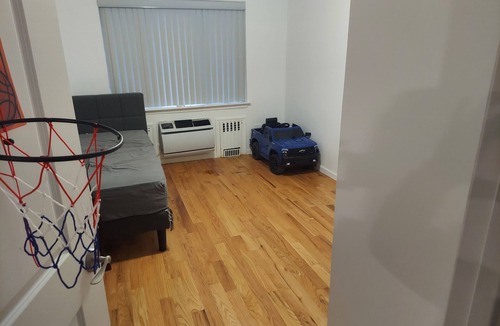 Brooklyn Condo | Charming 2-bedroom condo in fabulous Brooklyn with AC, WiFi, fitness equipment