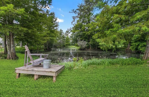 Folsom Cottage | Charming 2-bedroom cottage in lovely Folsom with WiFi, AC and gorgeous views