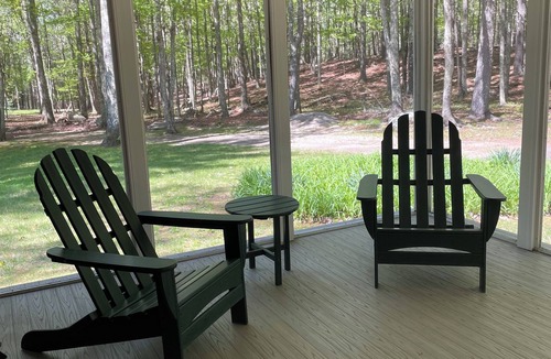 Putnam Cottage | Charming 2-bedroom cottage on 7 acres of woods in Putnam with AC, WiFi