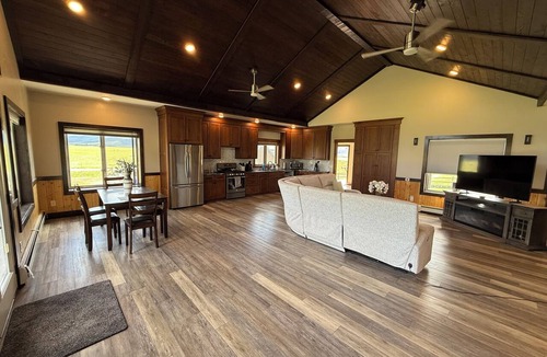 St. Ignatius House | Charming 3-bedroom house in St Ignatius for your getaway with breathtaking views