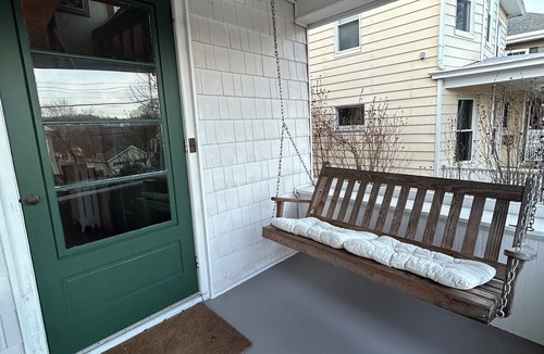 Peekskill House | Charming 3-bedroom house with AC, WiFi in Peekskill