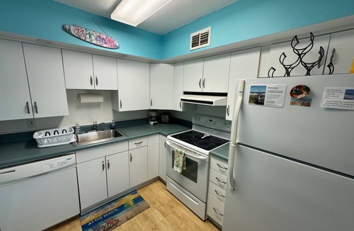 Ormond-by-the-Sea Cottage | Charming Mako Beach Cottage, with private beach access in beautiful Ormond Beach