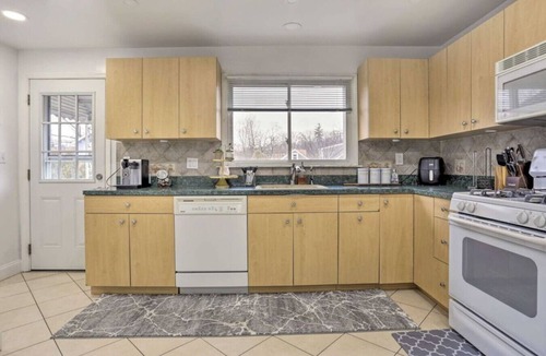 Mamaroneck House | Charming Mamaroneck| 3BR, 3BA, 22 Mi to Manhattan