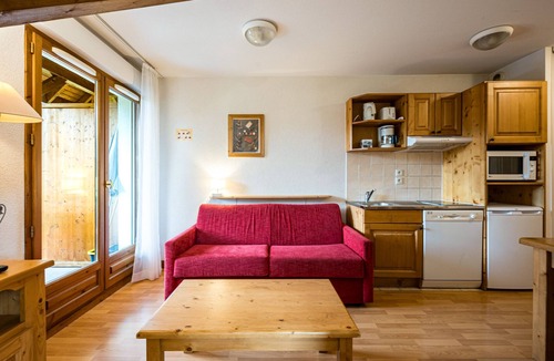 Giez Apartment | Charming studio, 4 sleeps, mountain view