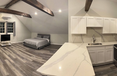 Peach Lake Apartment | Charming studio in tranquil North Salem with WiFi.
