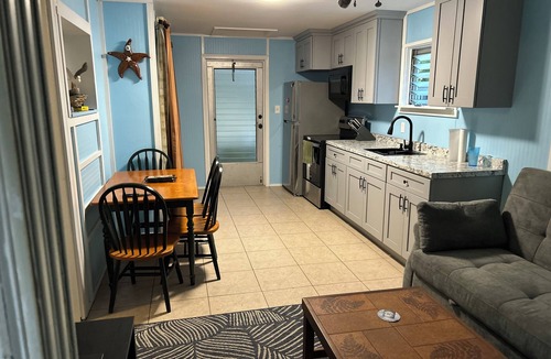 Roseland Villa | Charming Tropical Bungalow Perfectly Located in the Serene Sebastian, Florida