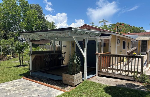 Roseland Villa | Charming Tropical Bungalow Perfectly Located in the Serene Sebastian, Florida