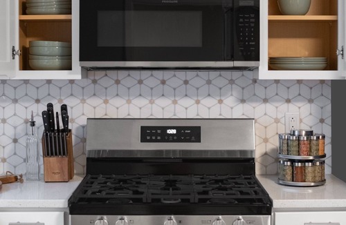 Hasbrouck Heights Apartment | Chic & Cozy 1-Bedroom Apartment : 25 min from NYC