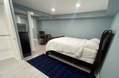 Hempstead House | Clean & Confidential Suite with Private Entrance