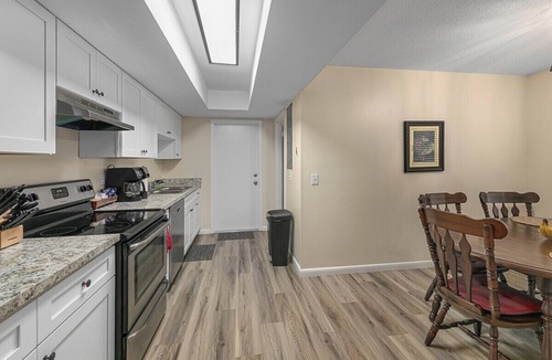 Melbourne House | Clean & Cozy 2, Near MLB Airport, HRMC, Food, Nightlife, Beaches & Shopping!